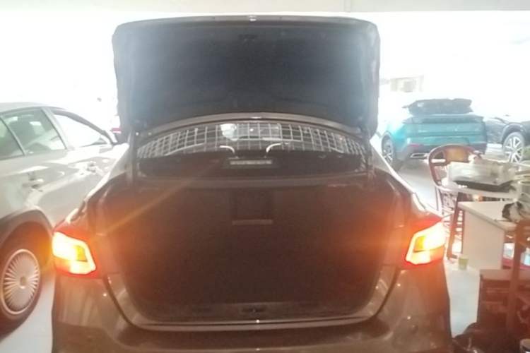 Used Nissan Sylphy 2016 1.6 XL CVT Luxury Edition Trunk