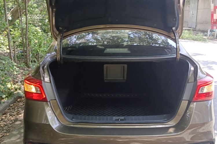 Used Nissan Sylphy 2016 1.6 XL CVT Deluxe Edition Trunk