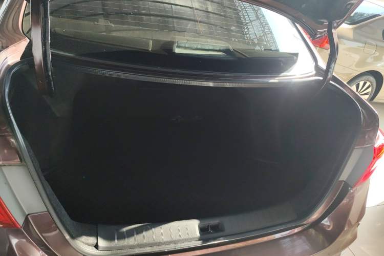 Used Nissan Sylphy 2016 1.6 XL CVT Deluxe Edition Trunk