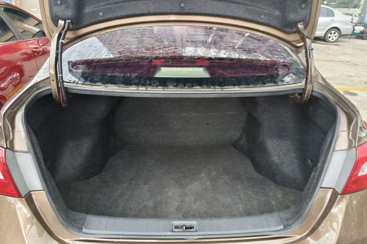 Used Nissan Sylphy 2016 1.6XE CVT Comfort Edition Trunk
