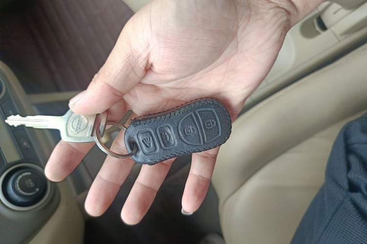 Used Nissan Sylphy 2016 Classic 1.6XE Automatic Comfort Edition Vehicle Key