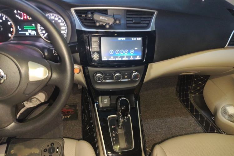 Used Nissan Sylphy 2016 1.6XV CVT Smart Enjoyment Version Audio And AC Panel