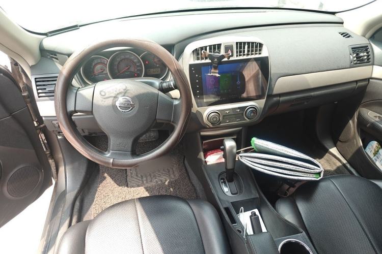 Used Nissan Sylphy 2016 Classic 1.6XE Automatic Leading Edition Center Console