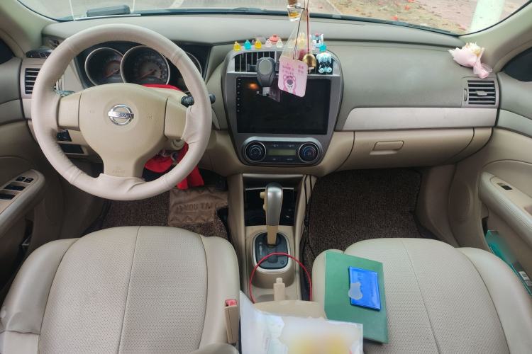 Used Nissan Sylphy 2016 Classic 1.6XE Automatic Comfort Edition Center Console