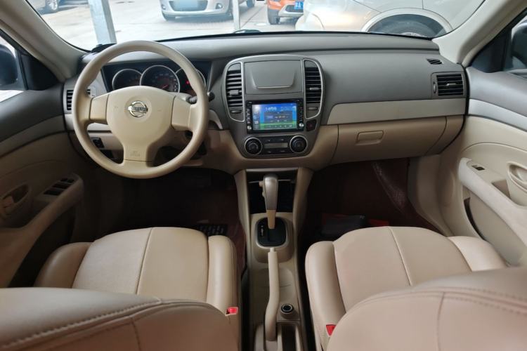 Used Nissan Sylphy 2016 Classic 1.6XE Automatic Leading Edition Center Console