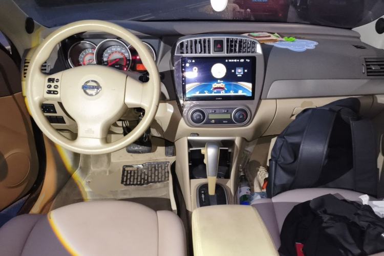 Used Nissan Sylphy 2016 Classic 1.6XE Automatic Comfort Edition Center Console