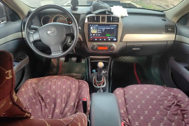 Used Nissan Sylphy 2016 Classic 1.6XE Manual Leading Edition Center Console