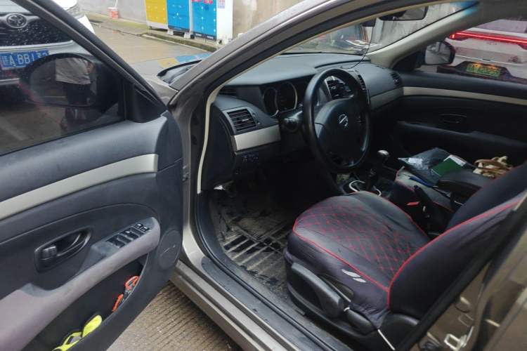 Used Nissan Sylphy 2016 Classic 1.6XE Manual Comfort Edition Driver Seat