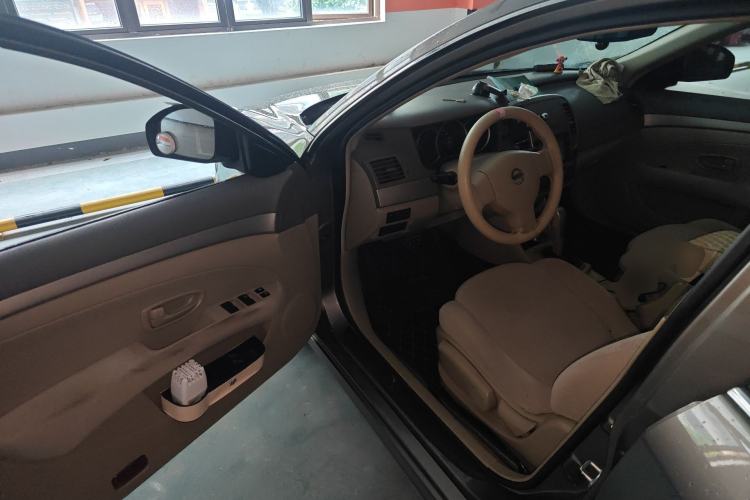 Used Nissan Sylphy 2016 Classic 1.6XE Automatic Comfort Edition Driver Seat