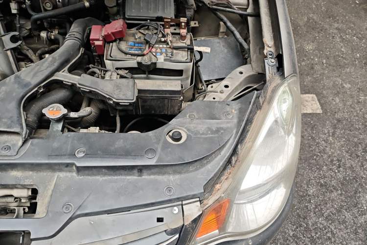 Used Nissan Sylphy 2016 Classic 1.6XE Manual Leading Edition Engine Bay Left