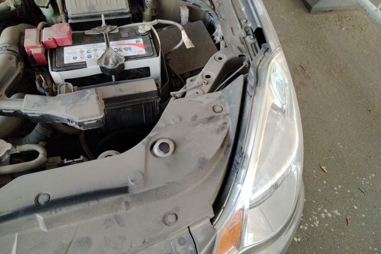 Used Nissan Sylphy 2016 Classic 1.6XE Manual Comfort Edition Engine Bay Left