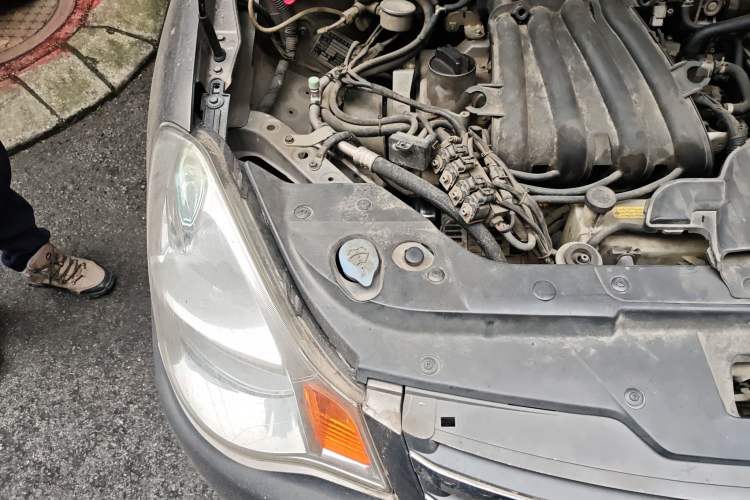 Used Nissan Sylphy 2016 Classic 1.6XE Manual Leading Edition Engine Bay Right