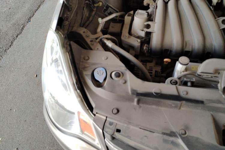 Used Nissan Sylphy 2016 Classic 1.6XE Manual Comfort Edition Engine Bay Right