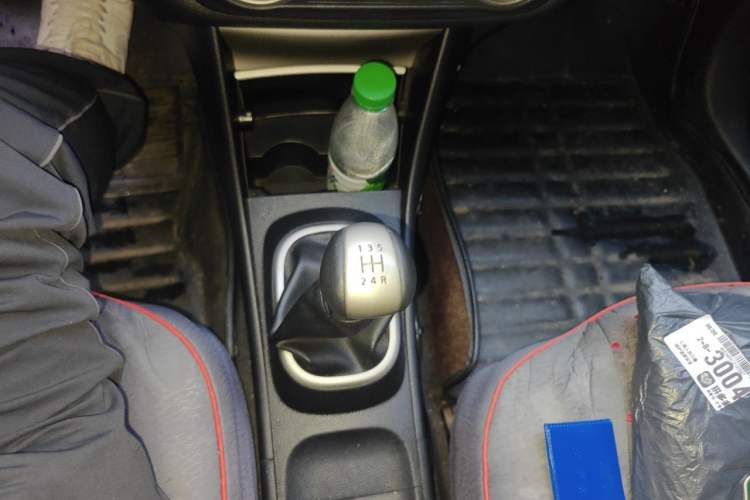 Used Nissan Sylphy 2016 Classic 1.6XE Manual Comfort Edition Gear Lever