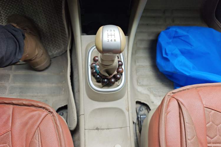 Used Nissan Sylphy 2016 Classic 1.6XE Manual Comfort Edition Gear Lever