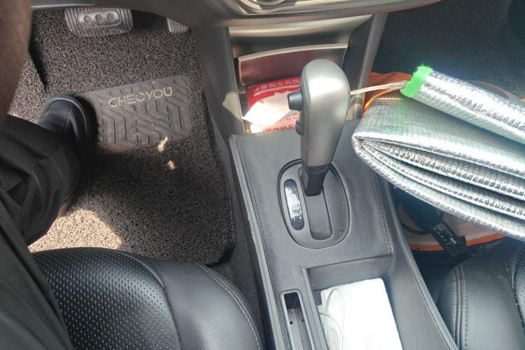 Used Nissan Sylphy 2016 Classic 1.6XE Automatic Leading Edition Gear Lever