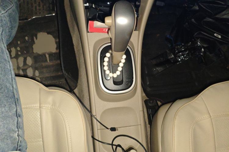 Used Nissan Sylphy 2016 Classic 1.6XE Automatic Leading Edition Gear Lever