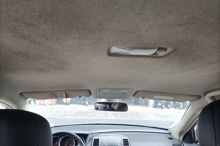 Used Nissan Sylphy 2016 Classic 1.6XE Manual Comfort Edition Headliner