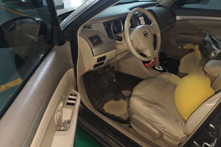 Used Nissan Sylphy 2016 Classic 1.6XE Automatic Leading Edition Interior 3