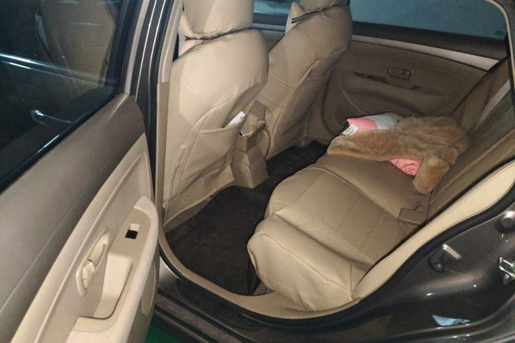 Used Nissan Sylphy 2016 Classic 1.6XE Automatic Leading Edition Interior 4
