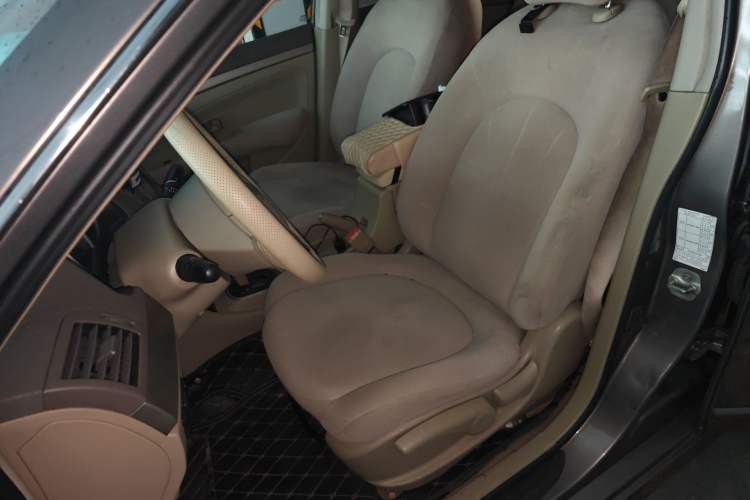 Used Nissan Sylphy 2016 Classic 1.6XE Automatic Comfort Edition Left Front Seat