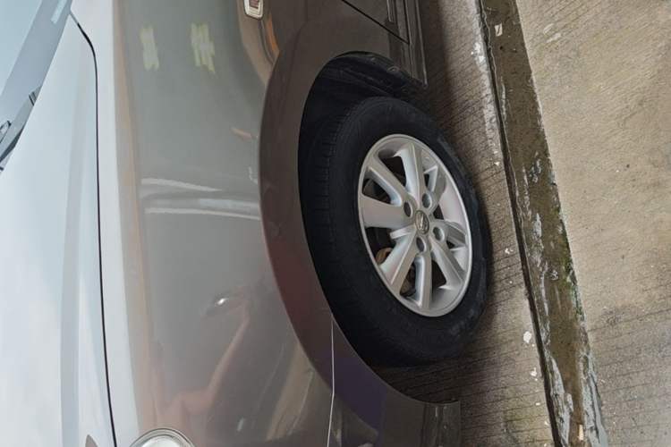 Used Nissan Sylphy 2016 Classic 1.6XE Automatic Leading Edition Left Front Wheel Hub