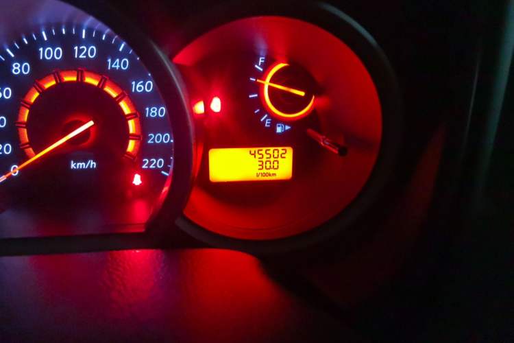 Used Nissan Sylphy 2016 Classic 1.6XE Manual Leading Edition Odometer Close Up