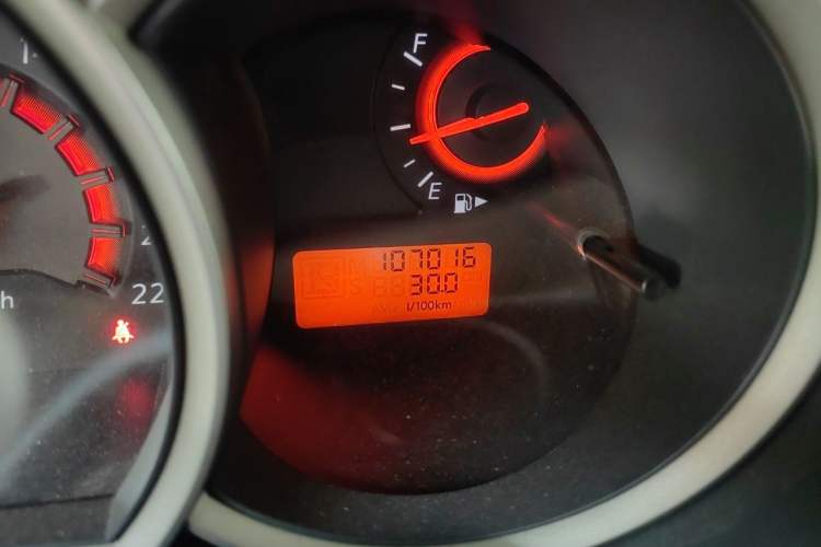 Used Nissan Sylphy 2016 Classic 1.6XE Manual Leading Edition Odometer Close Up