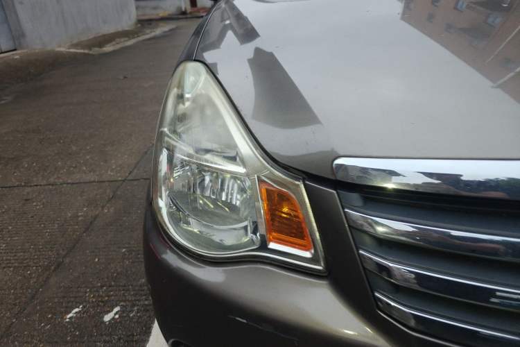 Used Nissan Sylphy 2016 Classic 1.6XE Manual Comfort Edition Right Front Headlight