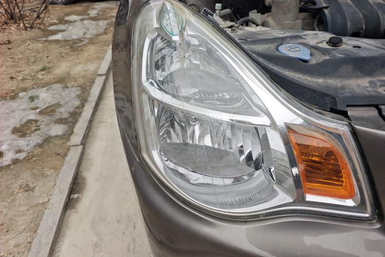 Used Nissan Sylphy 2016 Classic 1.6XE Manual Comfort Edition Right Front Headlight