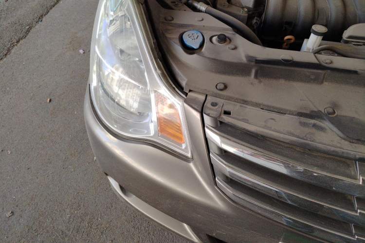 Used Nissan Sylphy 2016 Classic 1.6XE Manual Comfort Edition Right Front Headlight