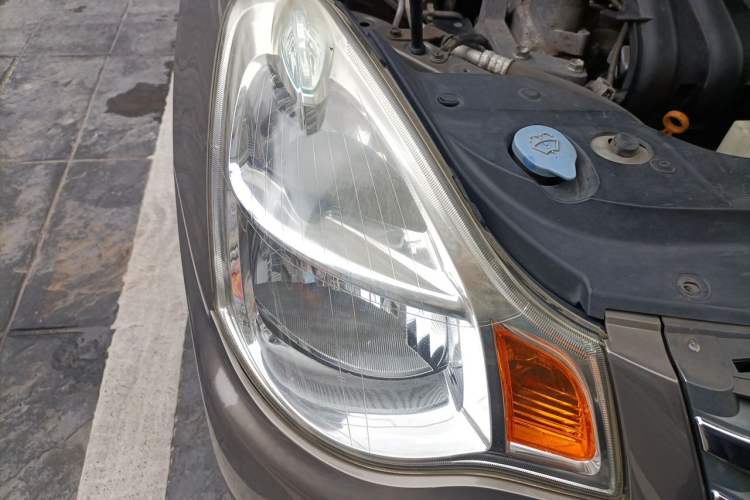Used Nissan Sylphy 2016 Classic 1.6XE Manual Comfort Edition Right Front Headlight