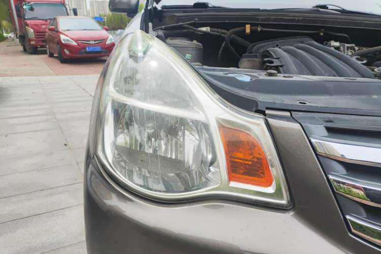Used Nissan Sylphy 2016 Classic 1.6XE Manual Leading Edition Right Front Headlight