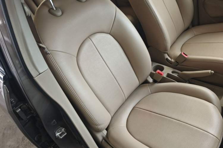 Used Nissan Sylphy 2016 Classic 1.6XE Automatic Leading Edition Right Front Seat