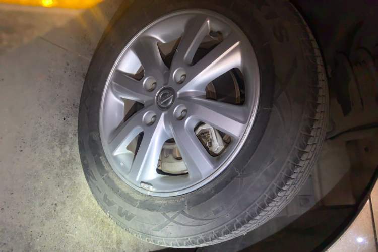 Used Nissan Sylphy 2016 Classic 1.6XE Manual Leading Edition Right Front Wheel Hub