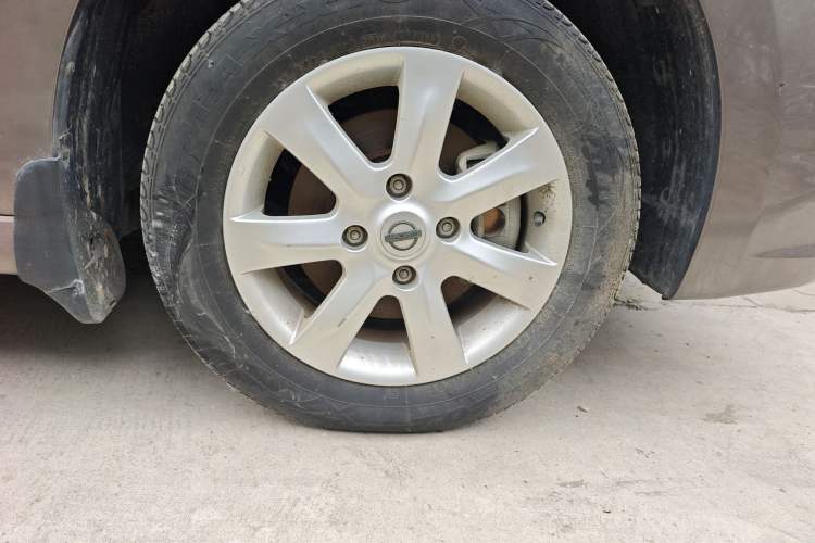 Used Nissan Sylphy 2016 Classic 1.6XE Manual Comfort Edition Right Front Wheel Hub