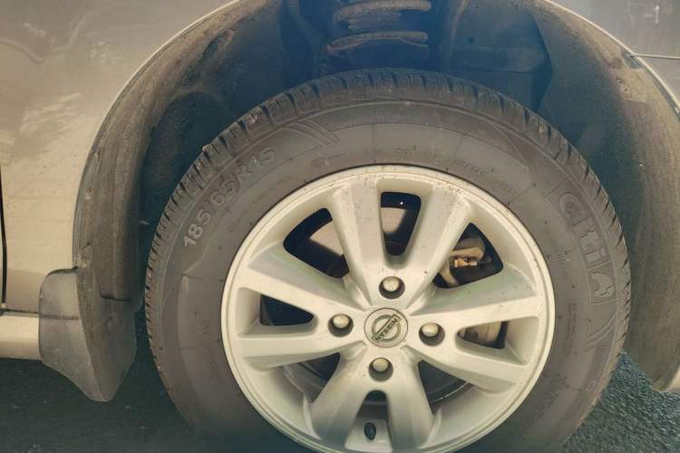 Used Nissan Sylphy 2016 Classic 1.6XE Manual Comfort Edition Right Front Wheel Hub