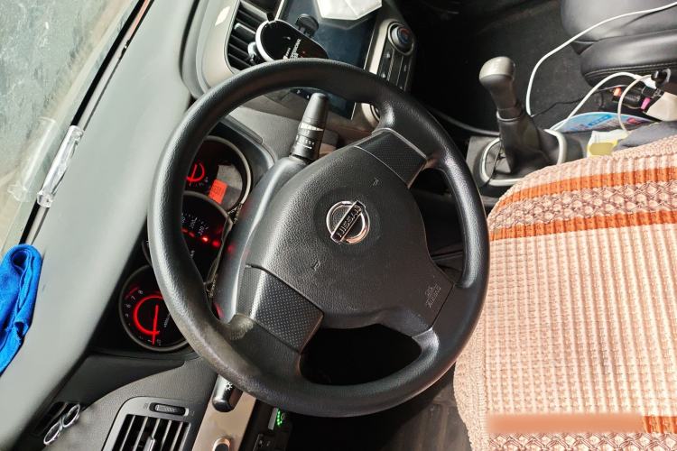 Used Nissan Sylphy 2016 Classic 1.6XE Manual Leading Edition Steering Wheel