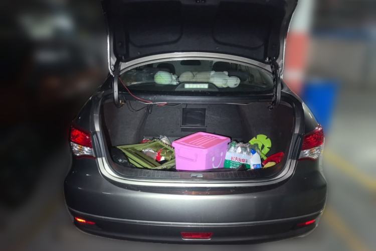 Used Nissan Sylphy 2016 Classic 1.6XE Manual Leading Edition Trunk