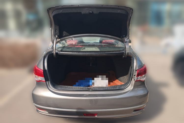 Used Nissan Sylphy 2016 Classic 1.6XE Manual Leading Edition Trunk