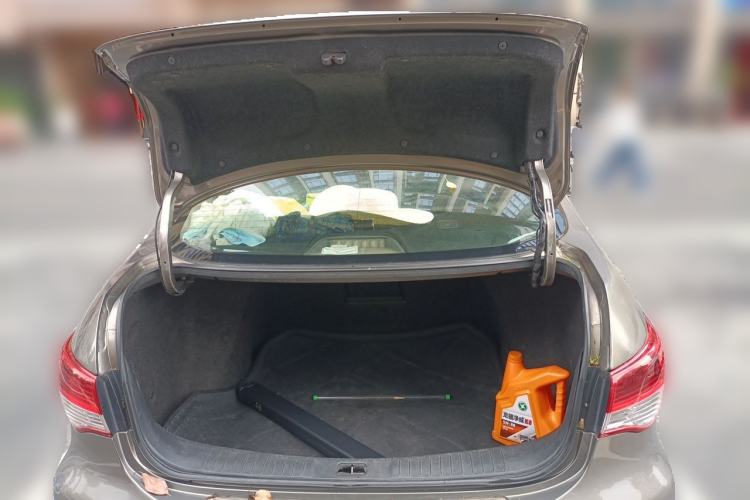 Used Nissan Sylphy 2016 Classic 1.6XE Manual Comfort Edition Trunk