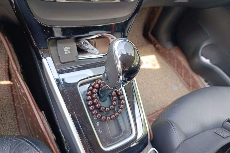 Used Nissan Sylphy 2016 1.6 XL CVT Luxury Edition Gear Lever