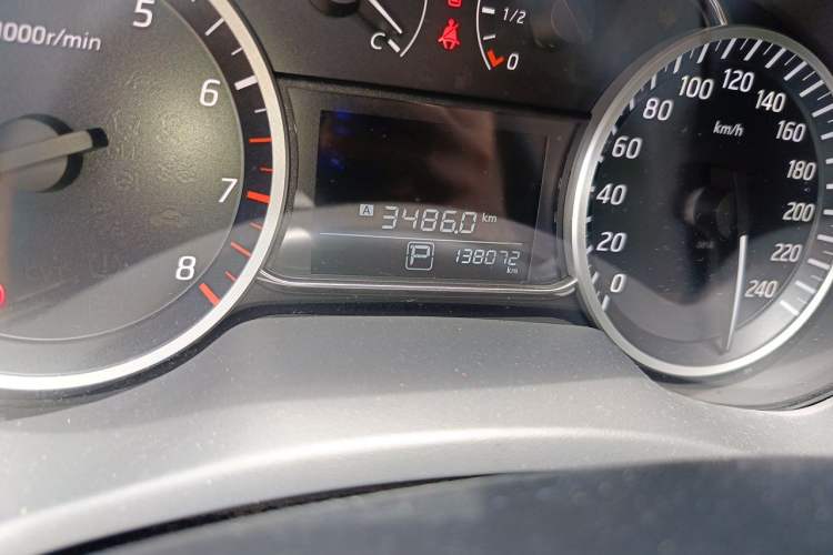 Used Nissan Sylphy 2016 1.6 XL CVT Luxury Edition Odometer Close Up