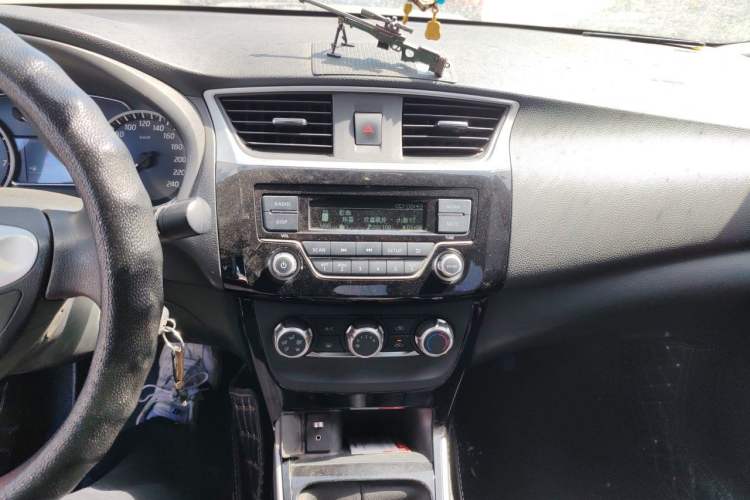 Used Nissan Sylphy 2016 1.6 XL Manual Luxury Edition Audio And AC Panel