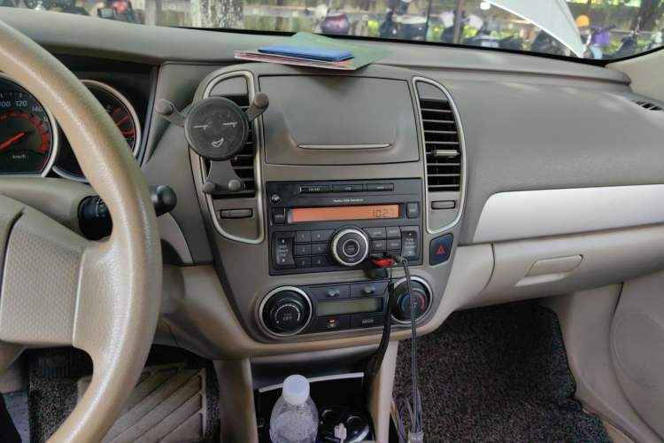 Used Nissan Sylphy 2016 Classic 1.6XE Manual Leading Edition Audio And AC Panel