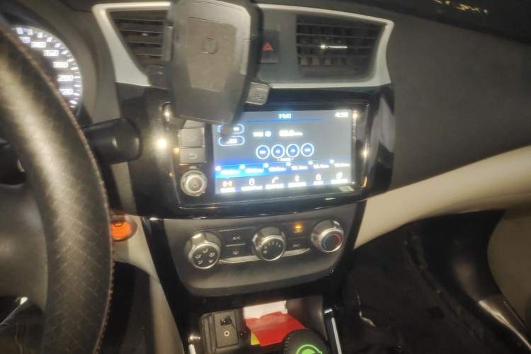Used Nissan Sylphy 2016 1.6XV CVT Smart Enjoyment Version Audio And AC Panel