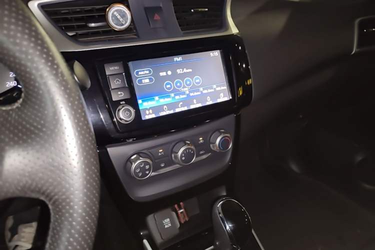 Used Nissan Sylphy 2016 1.6XV CVT Smart Enjoyment Version Audio And AC Panel
