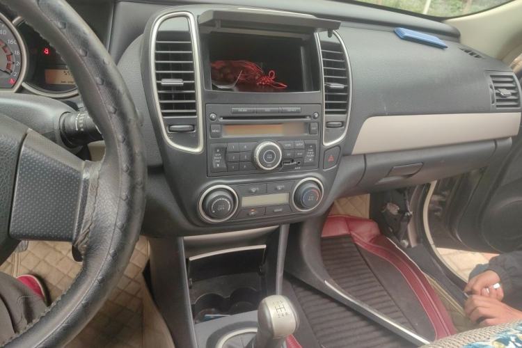 Used Nissan Sylphy 2016 Classic 1.6XE Manual Comfort Edition Audio And AC Panel