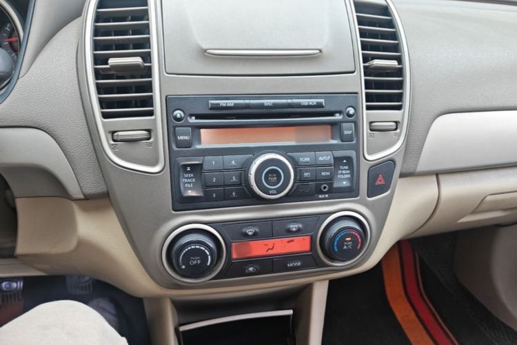Used Nissan Sylphy 2016 Classic 1.6XE Manual Comfort Edition Audio And AC Panel