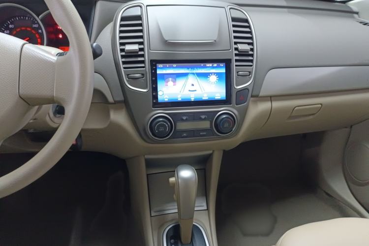 Used Nissan Sylphy 2016 Classic 1.6XE Automatic Leading Edition Audio And AC Panel
